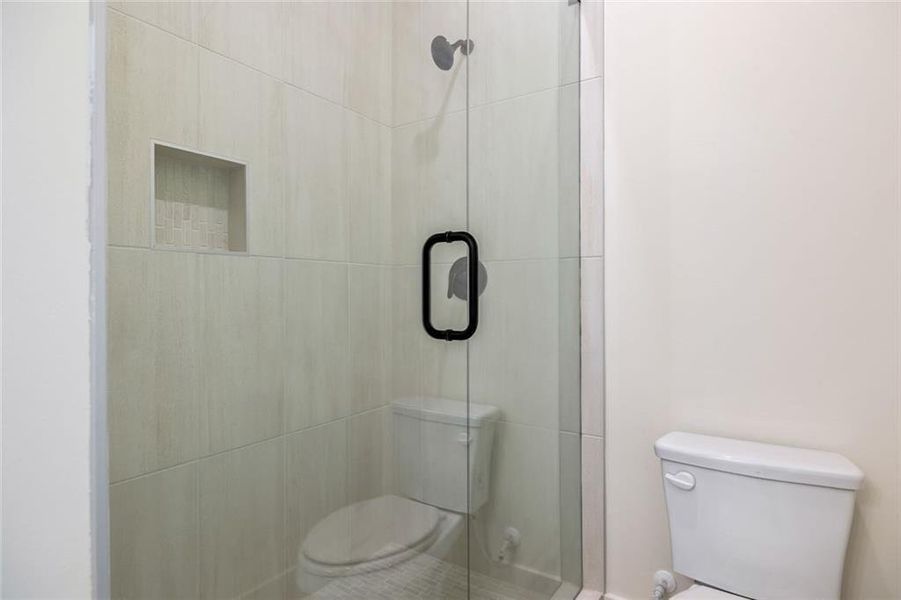 Furnished interior view inside a new home in Long Hollow Landing, Gainesville (Image 6).