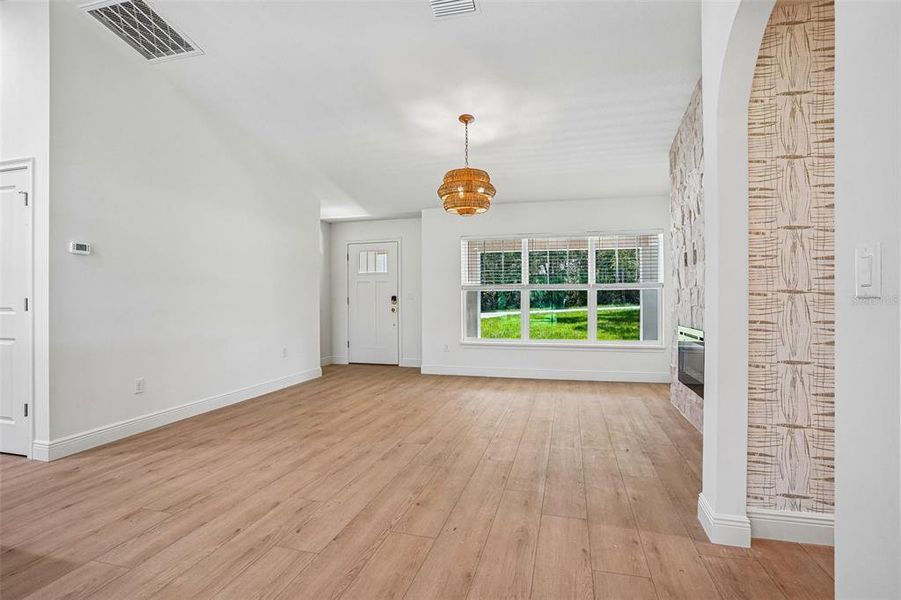 Spacious, unfurnished interior of a new home in , Citrus Springs (Image 44).