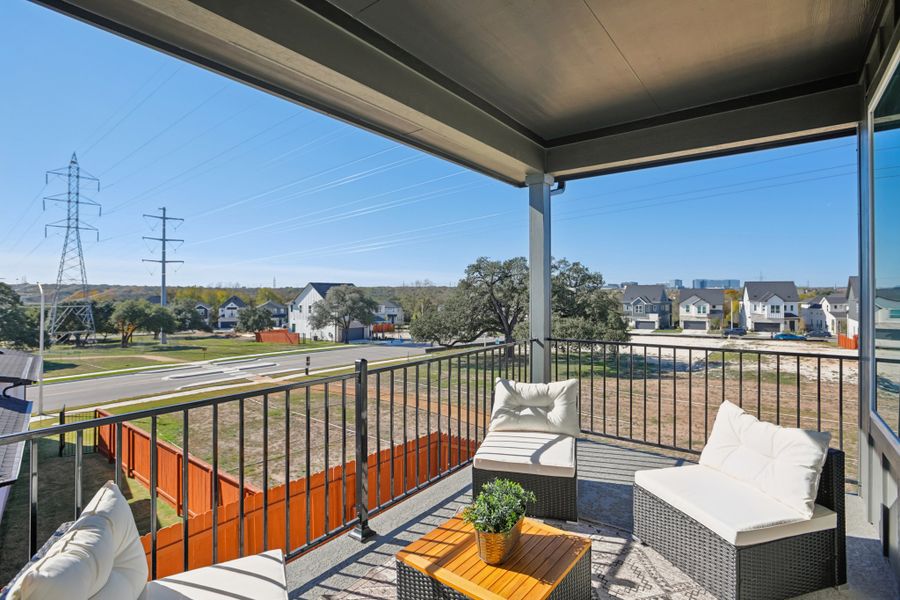 Exterior details and patio area of a home in Foxfield, Austin (Image 28).