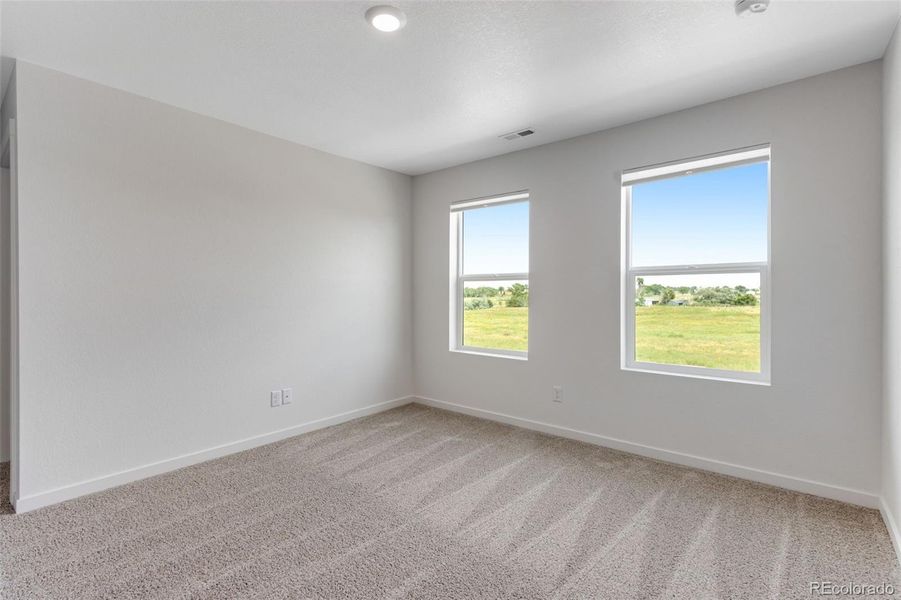 Spacious, unfurnished interior of a new home in Vista Meadows, Fort Lupton (Image 17).