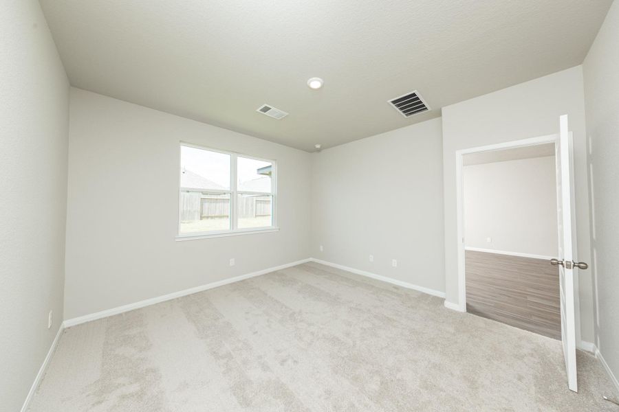 Spacious, unfurnished interior of a new home in Cliffstone Hills, Conroe (Image 10). Spacious, unfurnished interior of a new home in Cliffstone Hills, Conroe (Image 10).