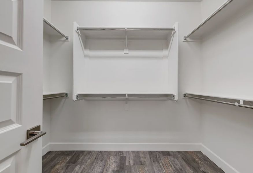 Walk In Closet - 23 of 31