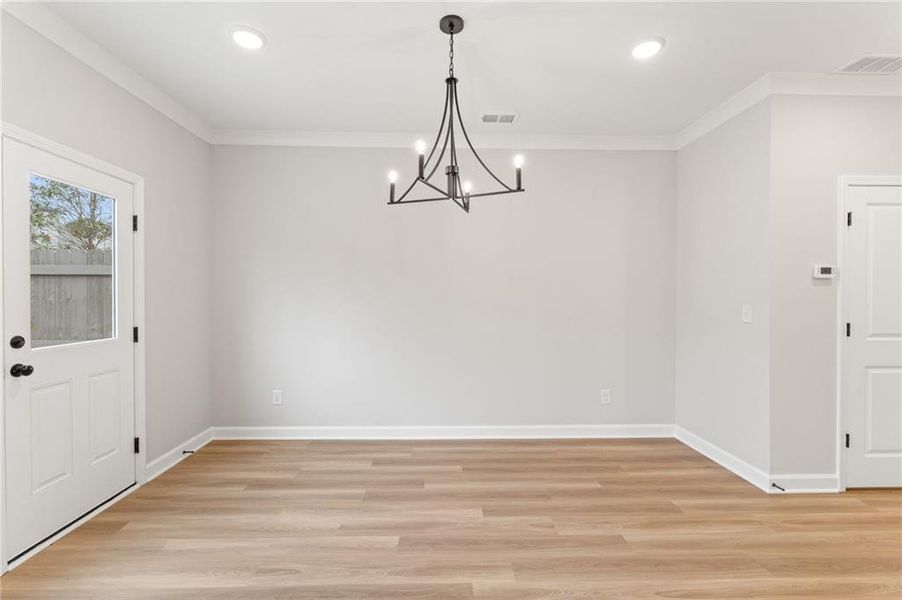 Spacious, unfurnished interior of a new home in Bluffs at Bells Ferry, Marietta (Image 14).