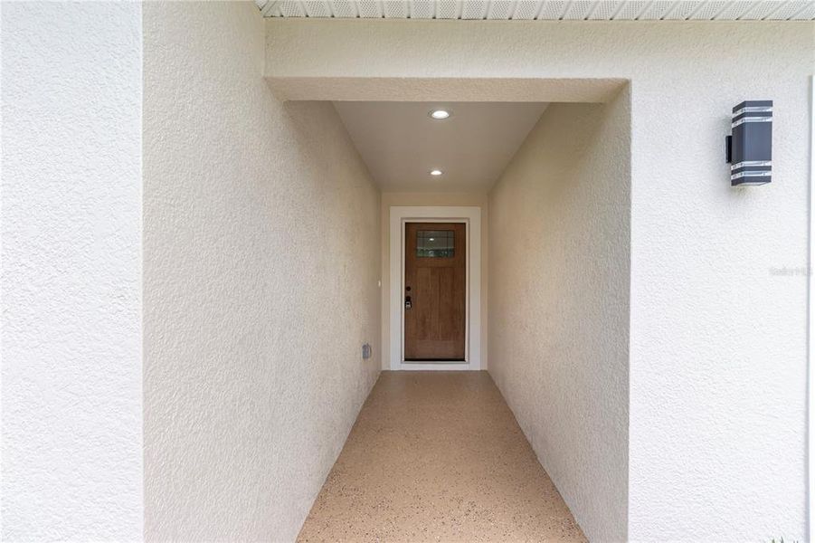 Exterior details and patio area of a home in , Spring Hill (Image 4).