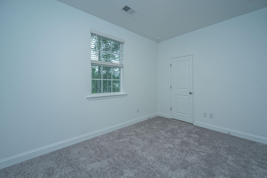 Spacious, unfurnished interior of a new home in , Wando (Image 22).