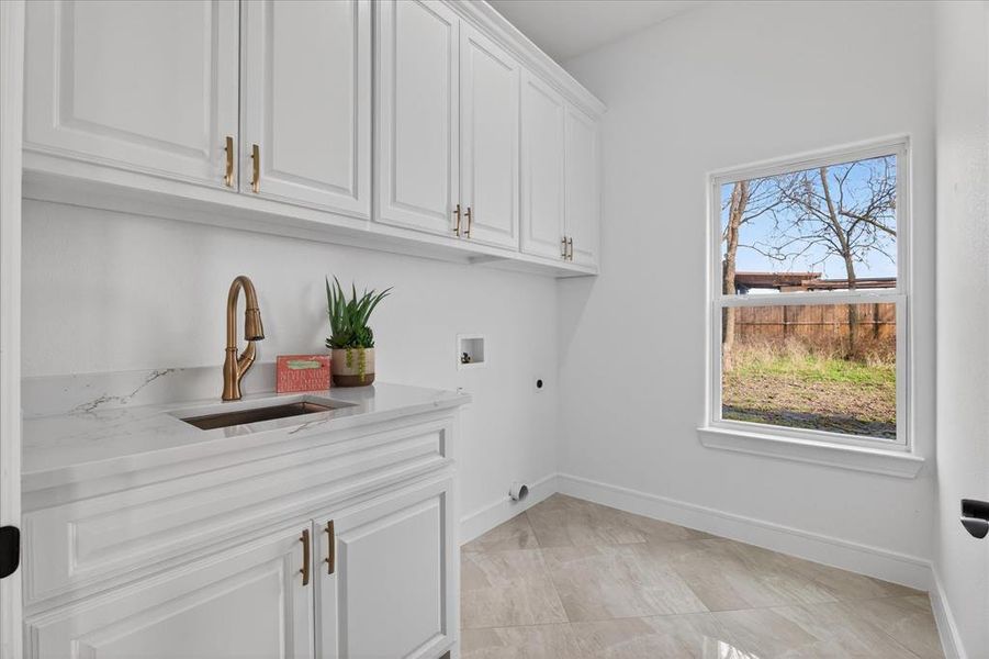 Furnished interior view inside a new home in , Celeste (Image 35).