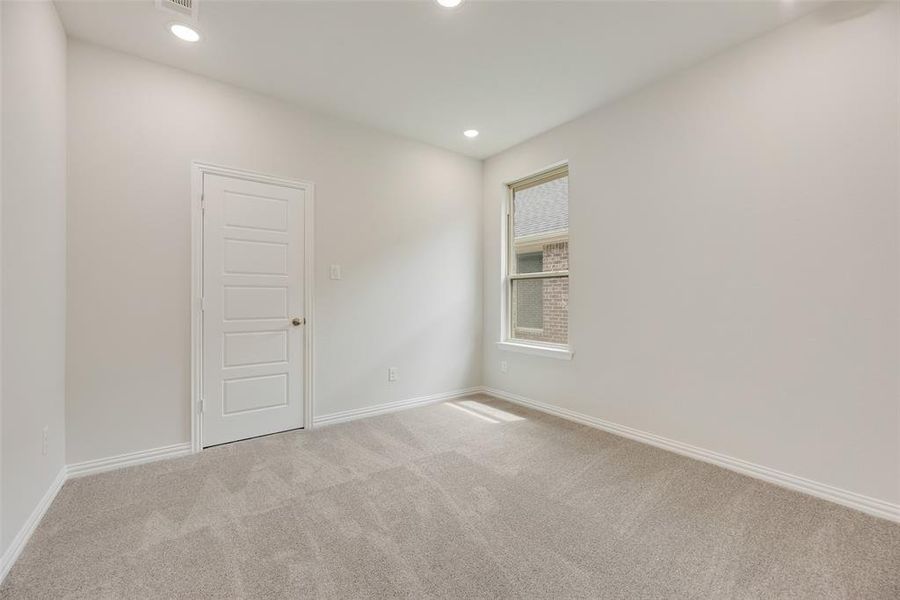 Spacious, unfurnished interior of a new home in Sutton Fields, Celina (Image 10).