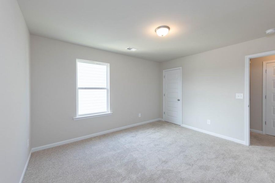 Spacious, unfurnished interior of a new home in Red Bird Manor, Jefferson (Image 10).