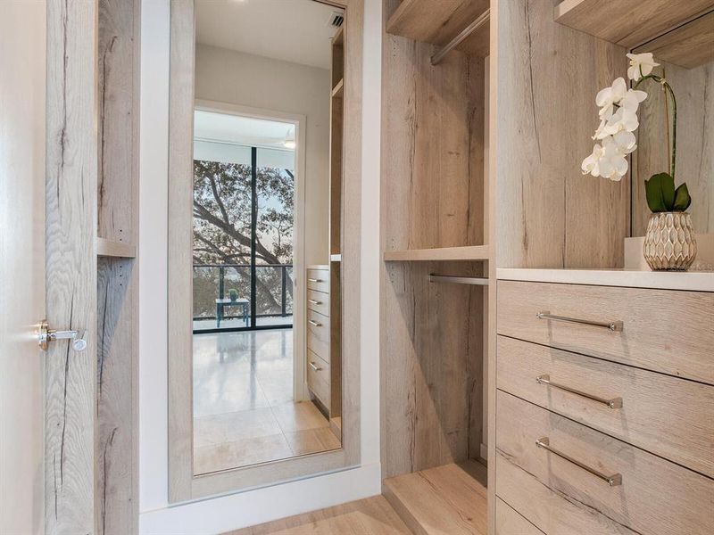 Furnished interior view inside a new home in , Tampa (Image 39).