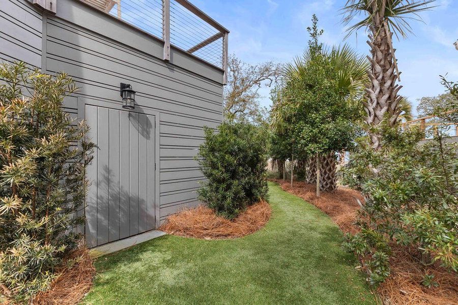 Exterior details and patio area of a home in , Kiawah Island (Image 34).