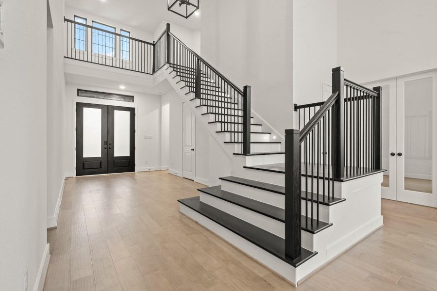 Spacious, unfurnished interior of a new home in Legacy Prairie at Katy Court 60', Katy (Image 8).
