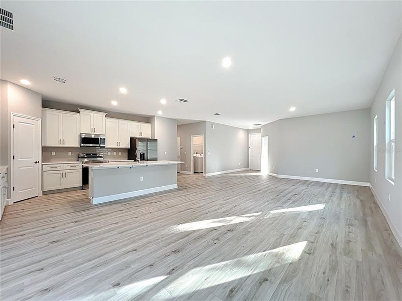 Spacious, unfurnished interior of a new home in , Ocala (Image 31).