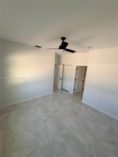 Spacious, unfurnished interior of a new home in , Lehigh Acres (Image 18).