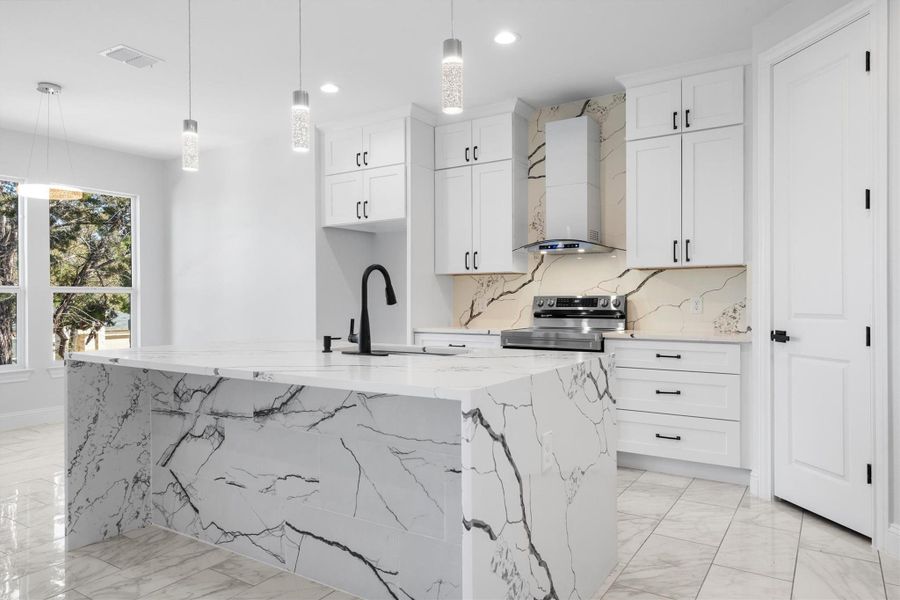 Furnished interior view inside a new home in , Lago Vista (Image 9).