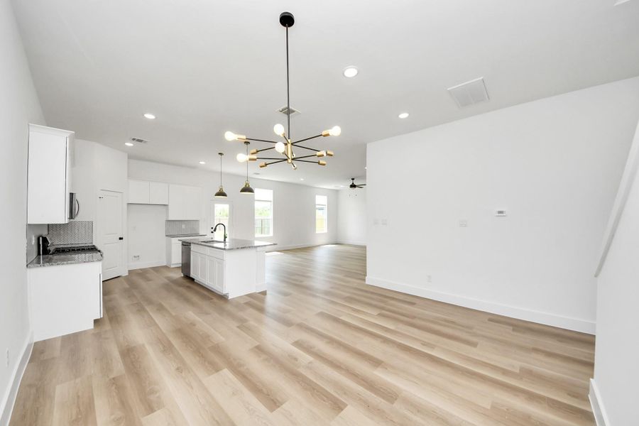 Spacious, unfurnished interior of a new home in , Huffman (Image 35).