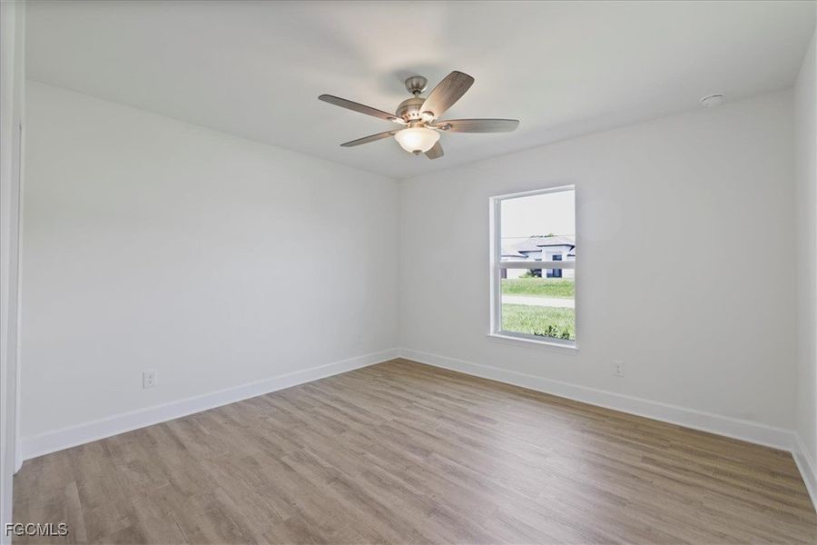 Spacious, unfurnished interior of a new home in Cape Coral, Cape Coral (Image 26).