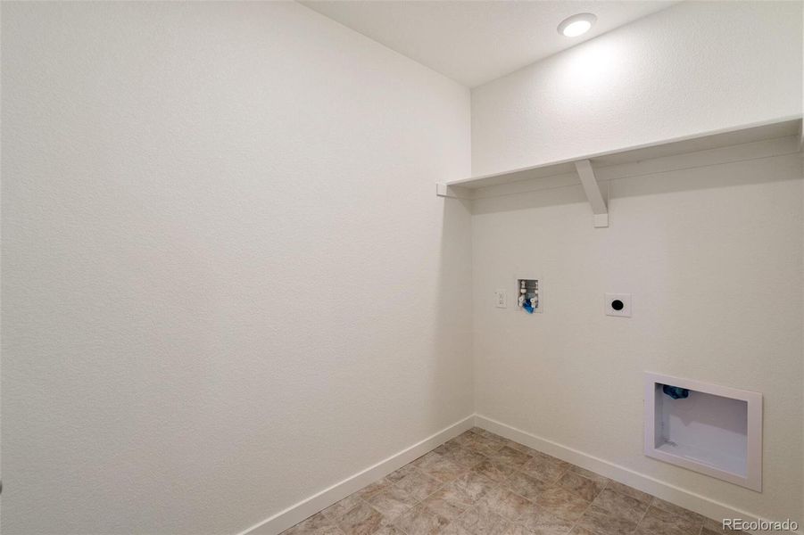 Spacious, unfurnished interior of a new home in Timberleaf, Thornton (Image 14).