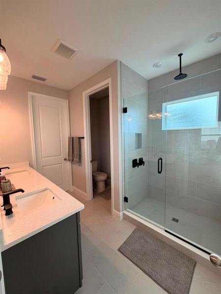 Furnished interior view inside a new home in , Winter Garden (Image 30).