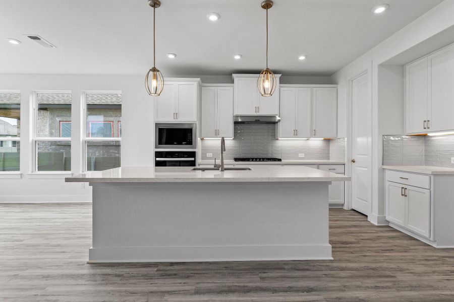 Gorgeous Open Concept Kitchen