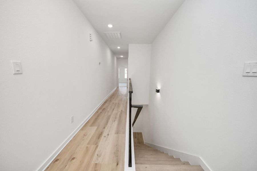 Spacious, unfurnished interior of a new home in , Houston (Image 24).