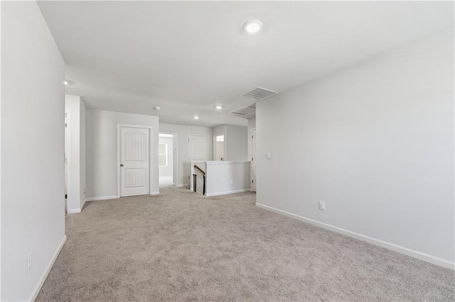 Spacious, unfurnished interior of a new home in Oakhurst Glen, Fairburn (Image 24). Spacious, unfurnished interior of a new home in Oakhurst Glen, Fairburn (Image 24).