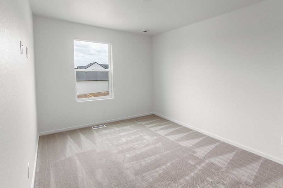 Spacious, unfurnished interior of a new home in Bloom, Fort Collins (Image 27).