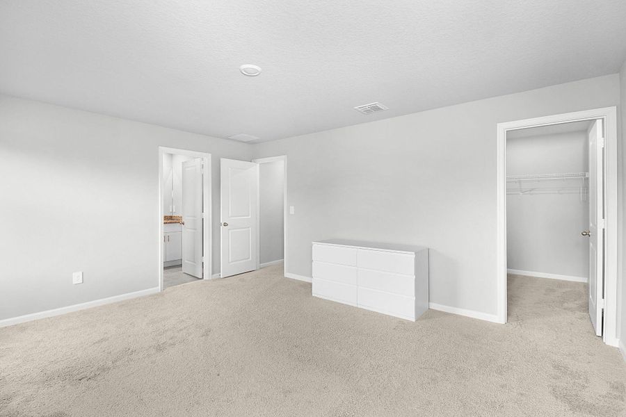Spacious, unfurnished interior of a new home in Edgewater Pointe, Stuart (Image 27).