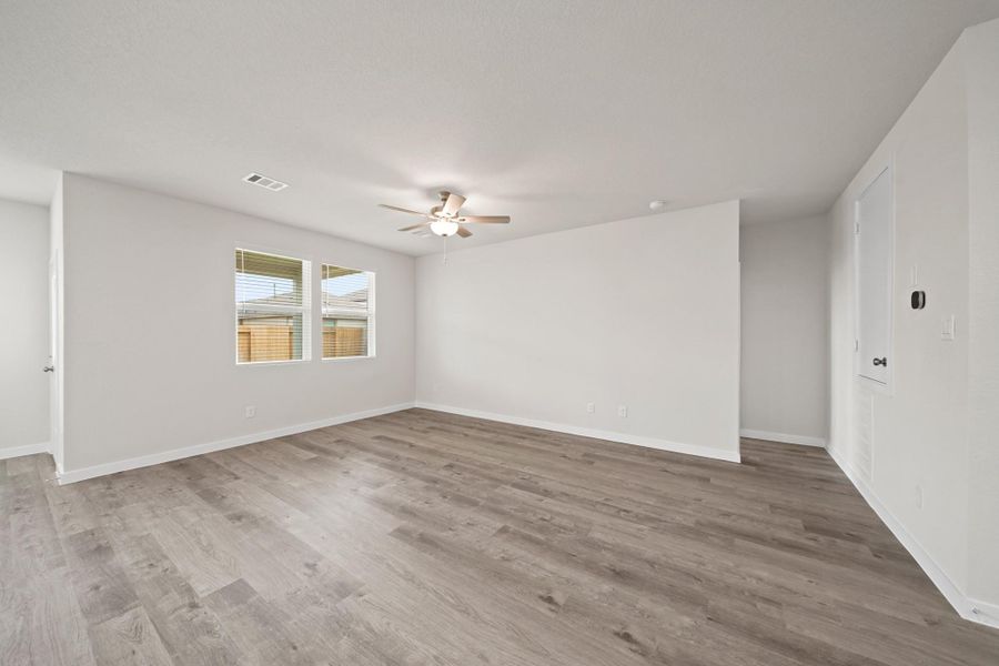 Spacious, unfurnished interior of a new home in Granger Pines, Conroe (Image 12). Spacious, unfurnished interior of a new home in Granger Pines, Conroe (Image 12).