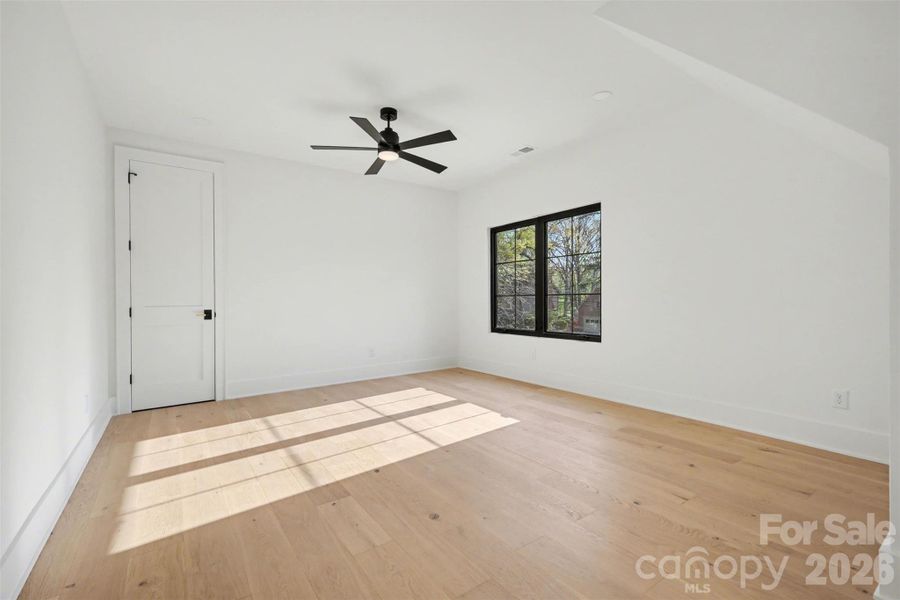 Spacious, unfurnished interior of a new home in , Concord (Image 16).