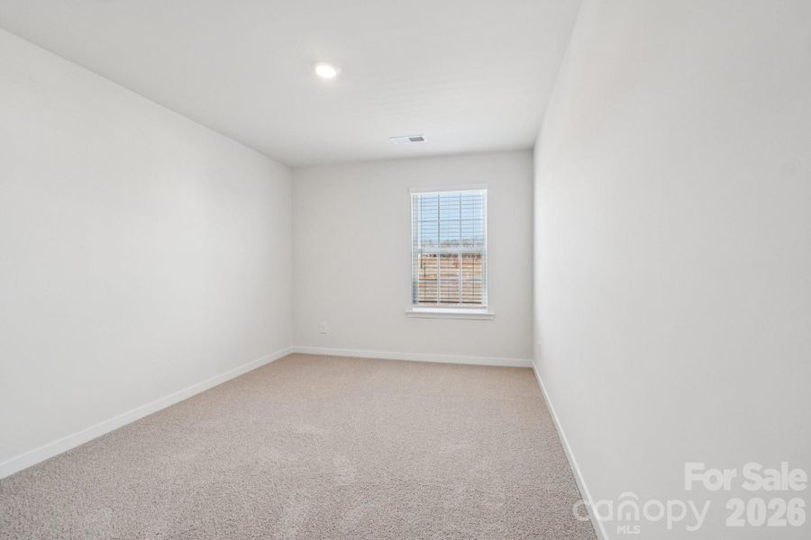 Spacious, unfurnished interior of a new home in Clark Creek Landing, Lincolnton (Image 16).