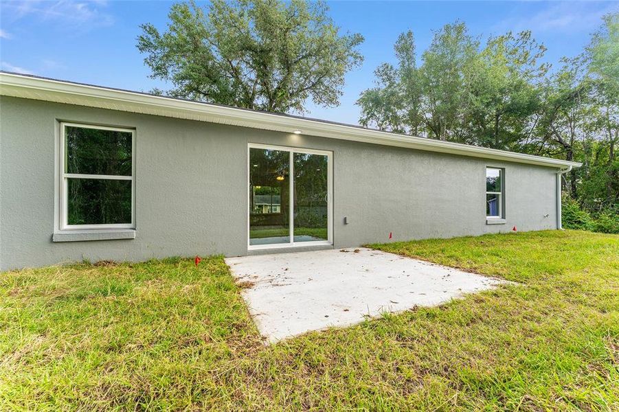 Exterior details and patio area of a home in , Ocklawaha (Image 28).