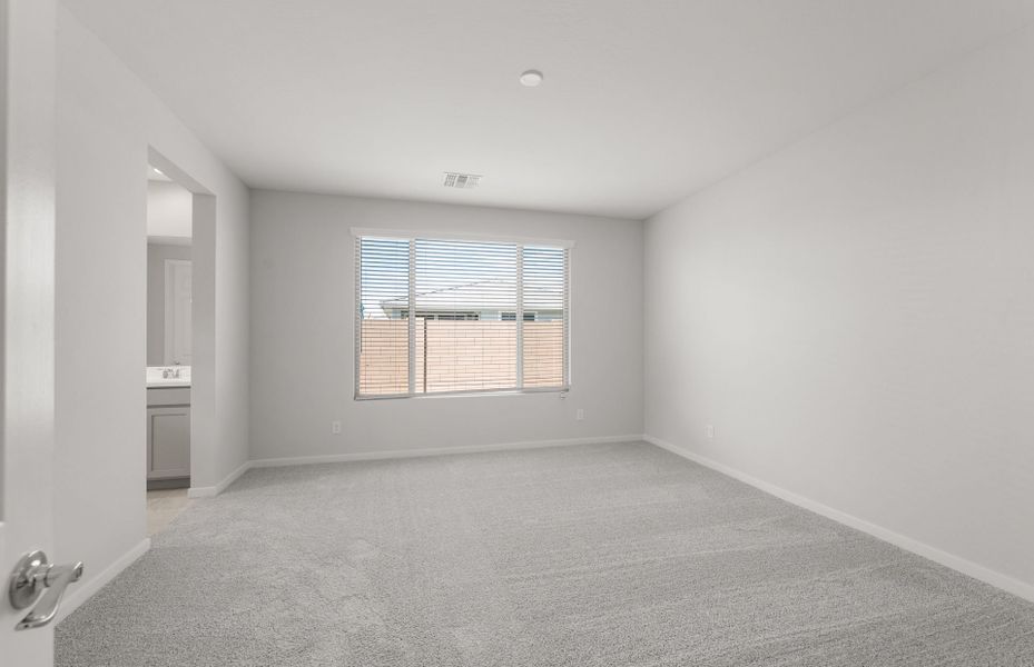 Spacious, unfurnished interior of a new home in Blossom Rock, Apache Junction (Image 18).