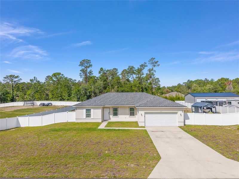 Exterior details and patio area of a home in , Ocala (Image 31).