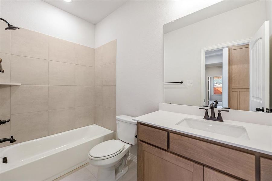 Furnished interior view inside a new home in Morningstar, Aledo (Image 8). Furnished interior view inside a new home in Morningstar, Aledo (Image 8).