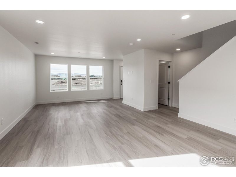 Spacious, unfurnished interior of a new home in , Fort Collins (Image 30).