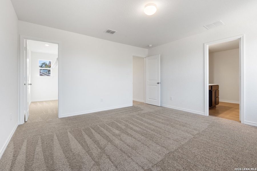 Spacious, unfurnished interior of a new home in Spanish Trails Villas, San Antonio (Image 23).