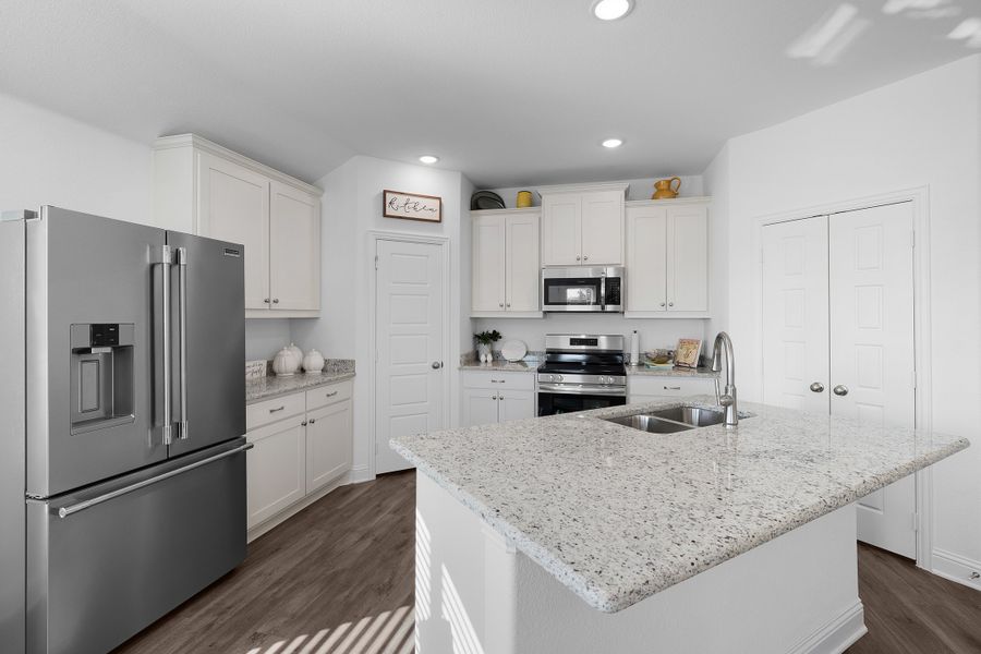 Furnished interior view inside a new home in Stonecreek, Sulphur Springs (Image 6).