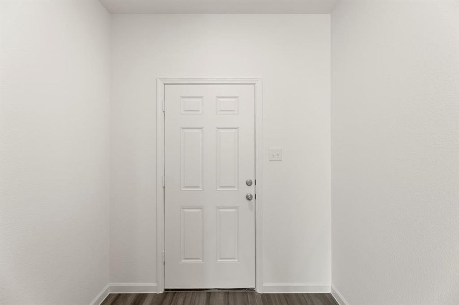 04. 14208 Coness - Entry