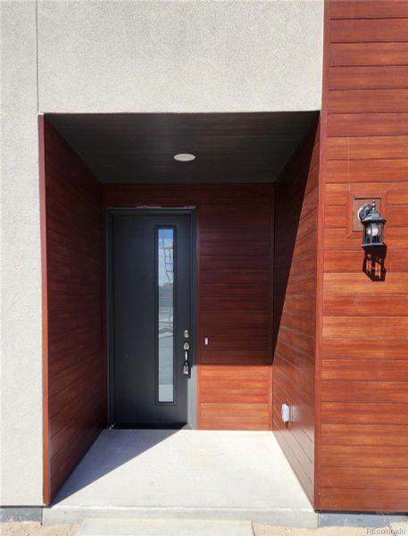 Exterior details and patio area of a home in , Monument (Image 4).