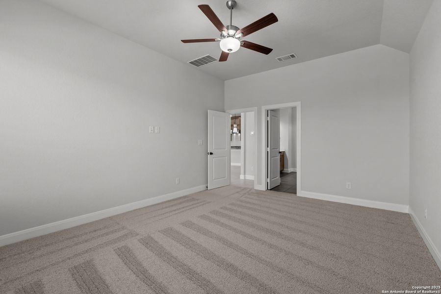 Spacious, unfurnished interior of a new home in Ladera - High Point 45', San Antonio (Image 5). Spacious, unfurnished interior of a new home in Ladera - High Point 45', San Antonio (Image 5).