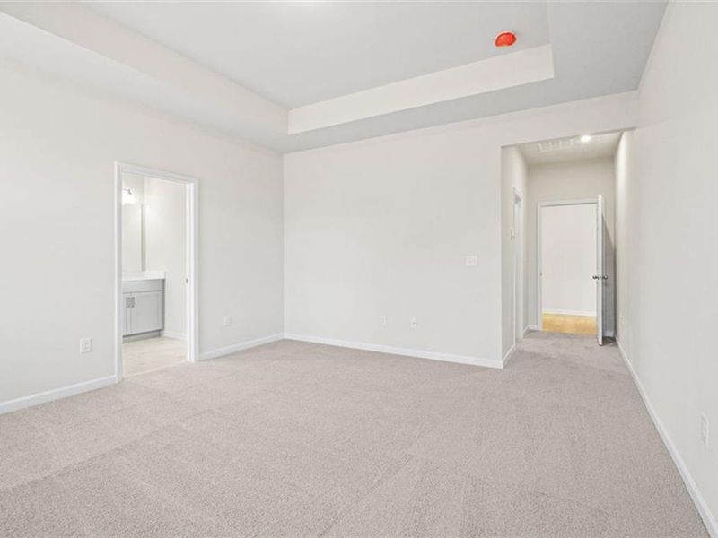 Spacious, unfurnished interior of a new home in Wehunt Meadows, Hoschton (Image 26).