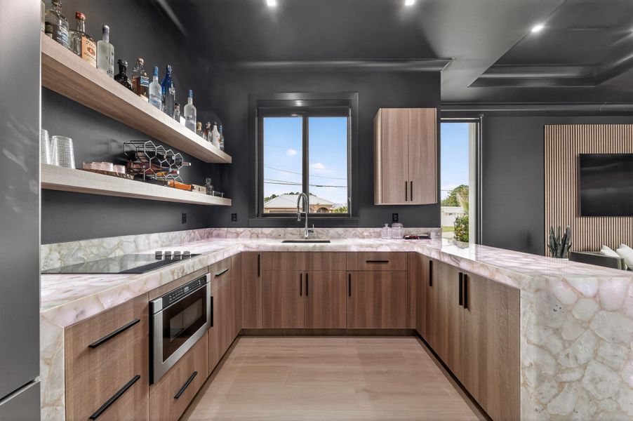 GAMEROOM BAR / KITCHEN