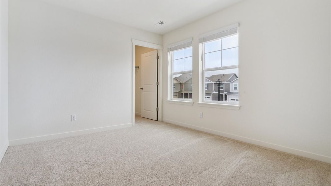 Spacious, unfurnished interior of a new home in Silver Peaks, Lochbuie (Image 9).