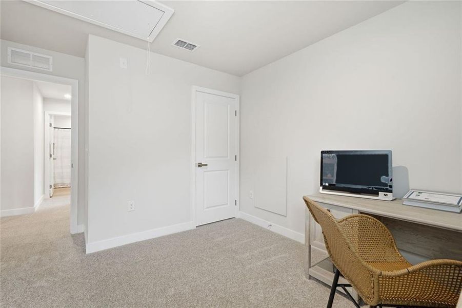 Spacious, unfurnished interior of a new home in , Calhoun (Image 21).