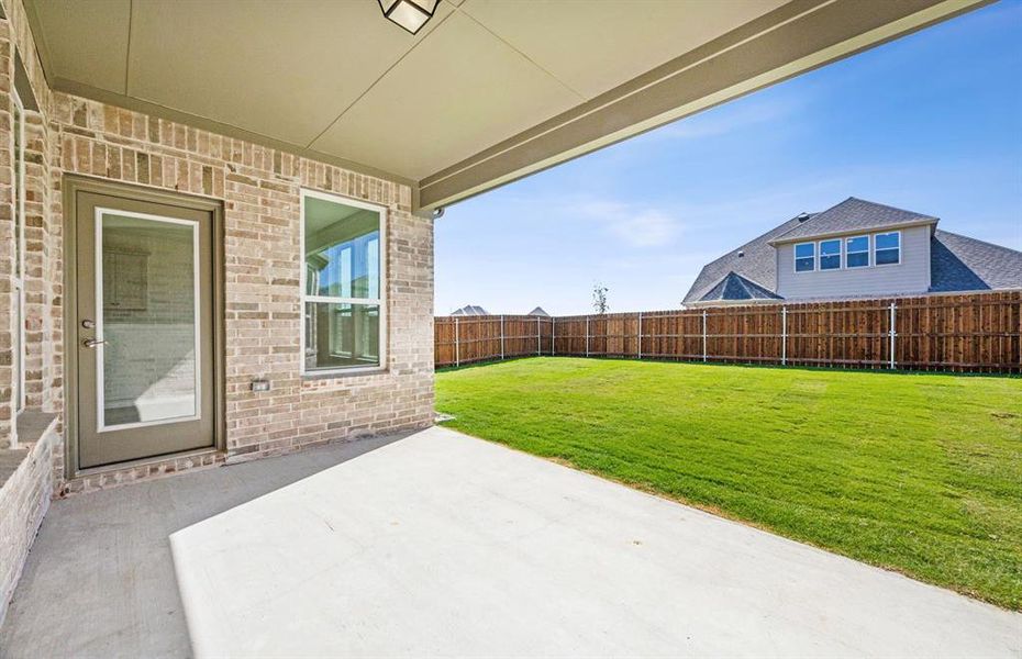 Spacious covered patio