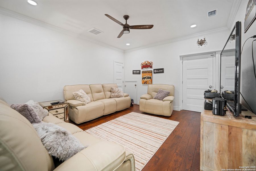 Furnished interior view inside a new home in , Kenedy (Image 4).
