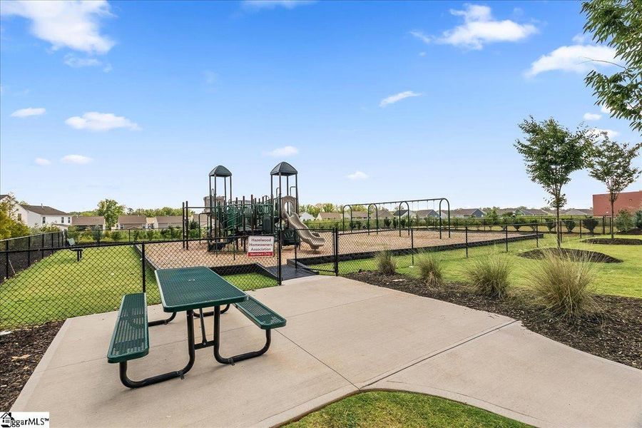 Community amenities in Hazelwood, Boiling Springs (Image 32).