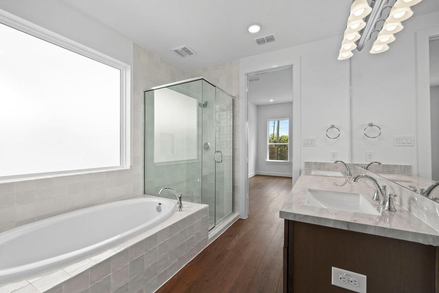 Furnished interior view inside a new home in Sienna Village of Anderson Springs 50', Missouri City (Image 8). Furnished interior view inside a new home in Sienna Village of Anderson Springs 50', Missouri City (Image 8).