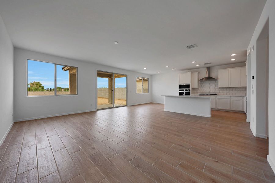 Spacious, unfurnished interior of a new home in Landmarke, San Tan Valley (Image 11). Spacious, unfurnished interior of a new home in Landmarke, San Tan Valley (Image 11).