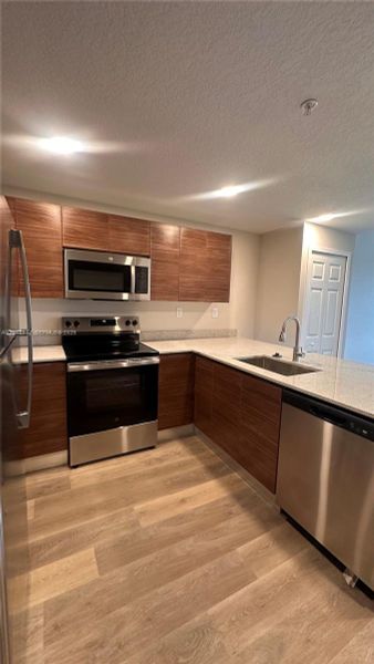 Furnished interior view inside a new home in , Orlando (Image 3).